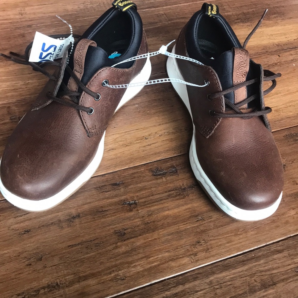 Dr. Martens shoes. Men’s size 6. New with tags.